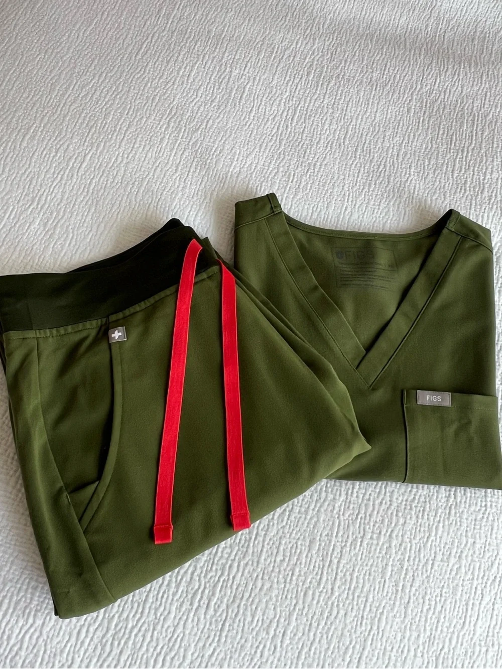 FIGS Dark Olive Catarina One-Pocket Scrub Top XS + Zamora Jogger Pants S Set - Picture 1 of 15